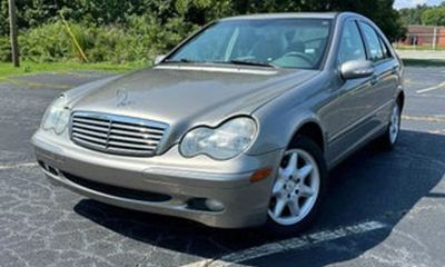 2004 Mercedes-Benz C-Class C240