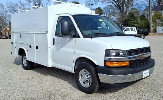 2025 Chevrolet Express 3500 Cutaway 139