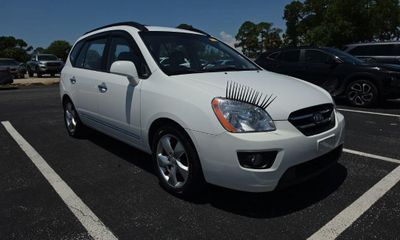 2008 Kia Rondo UN