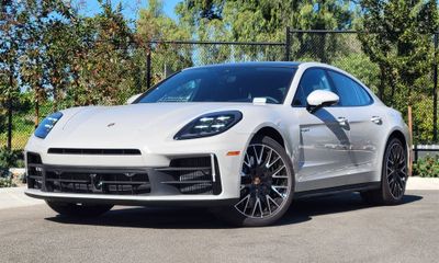 2025 Porsche Panamera 4 E Hybrid