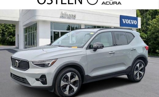 2026 Volvo XC40 Plus Dark