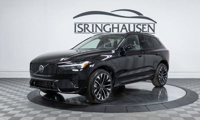 2026 Volvo XC60 Ultra Dark