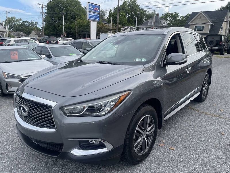 2019 Infiniti QX60 — a typically priced live listing