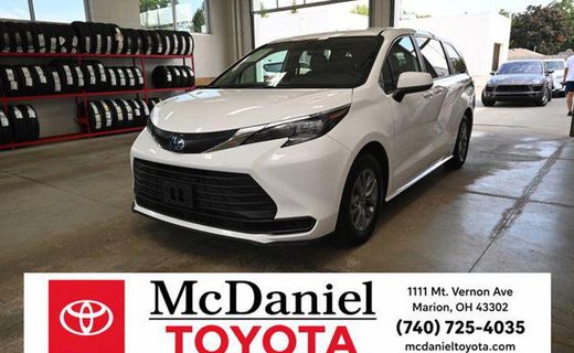 2025 Toyota Sienna LE