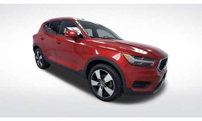 2019 Volvo XC40 Momentum