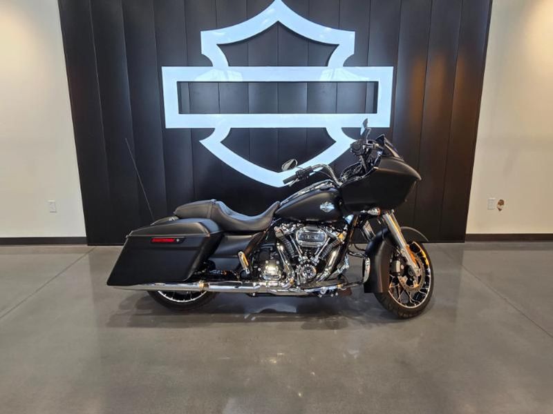 2022 Harley Davidson Road Glide Special — a typically priced live listing