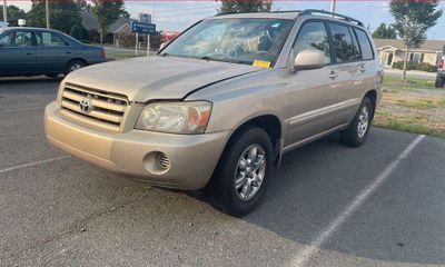 2004 Toyota Highlander STD