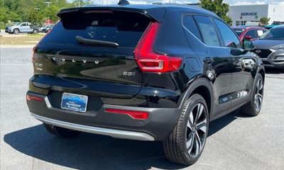 2023 Volvo XC40 Plus Bright