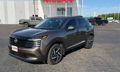 2025 Nissan Kicks MPV SV