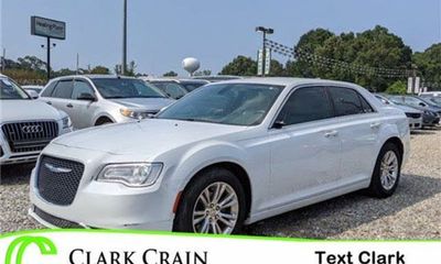 2017 Chrysler 300 Limited
