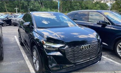 2022 Audi Q4 S Line Quattro