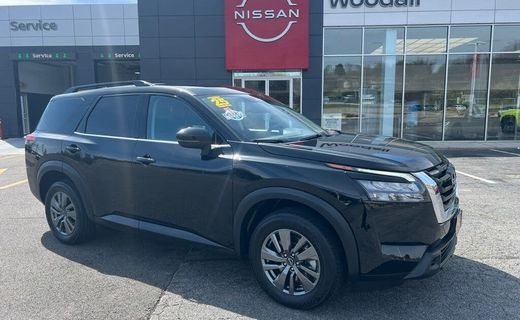 2025 Nissan Pathfinder SV