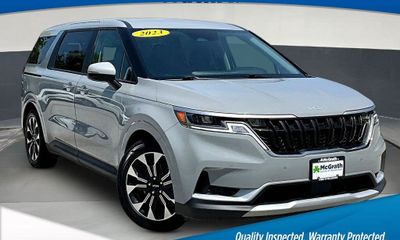 2023 Kia Carnival EX
