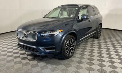 2025 Volvo XC90 Plus Bright