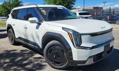 2024 Kia EV9 Land