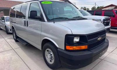 2017 Chevrolet Express Passenger LS