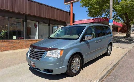 2010 Chrysler Town AND Country RT