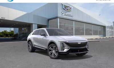 2025 Cadillac Lyriq Luxury 1