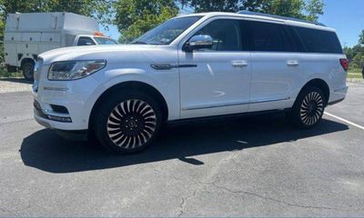 2019 Lincoln Navigator L BL