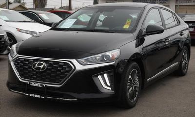 2022 Hyundai Ioniq SE