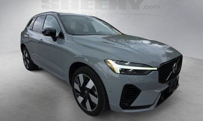 2024 Volvo XC60 Plus Dark
