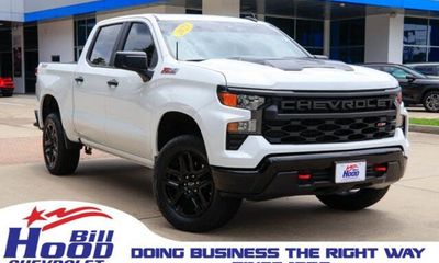 2023 Chevrolet Silverado Trail Boss Custom