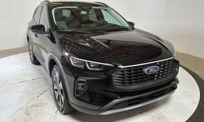 2025 Ford Escape Platinum
