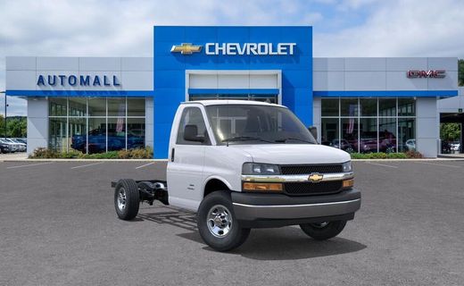 2026 Chevrolet Express 3500 Cutaway 139