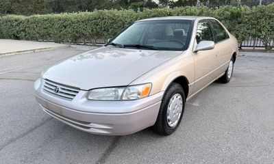1998 Toyota Camry LE