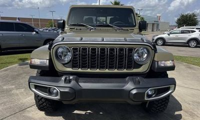 2025 Jeep Gladiator Sport