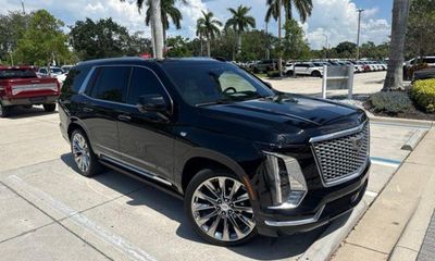 2026 Cadillac Escalade Platinum Luxury