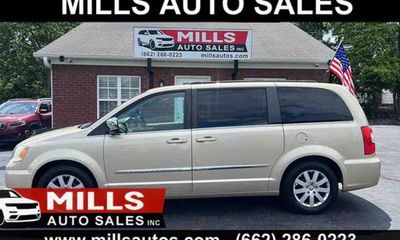 2011 Chrysler Town AND Country Touring L