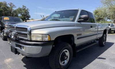 1999 Dodge RAM Laramie SLT