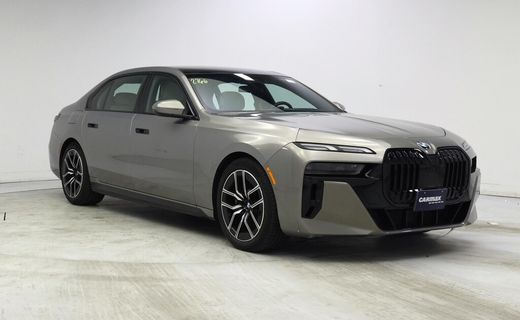 2023 BMW 740i