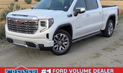 2023 GMC Sierra AT4