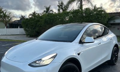 2023 Tesla Model Y Long Range