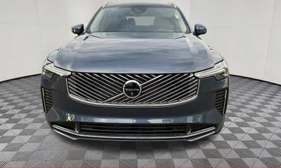 2025 Volvo XC90 Plus