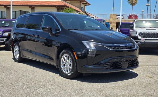 2027 Chrysler Pacifica Select