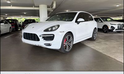 2013 Porsche Cayenne GTS