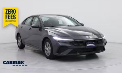 2025 Hyundai Elantra SE
