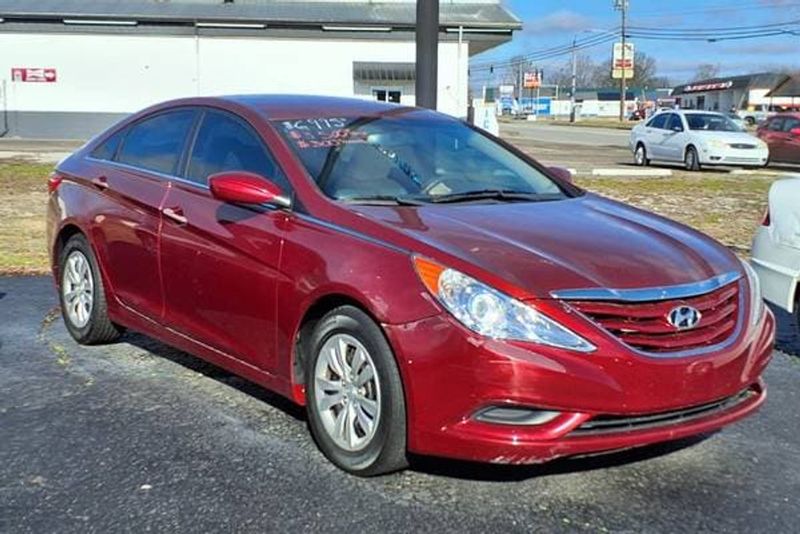 2013 Hyundai Sonata — a typically priced live listing
