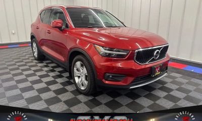 2019 Volvo XC40 Momentum