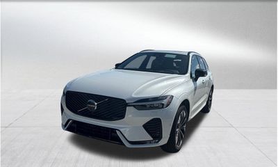 2026 Volvo XC60 Plus Dark