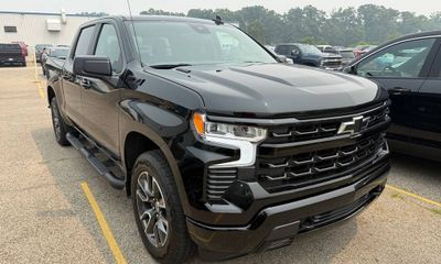 2024 Chevrolet Silverado RST