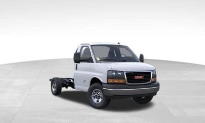 2025 GMC Savana 3500 139 Cutaway