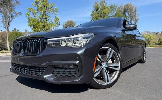 2019 BMW 740I