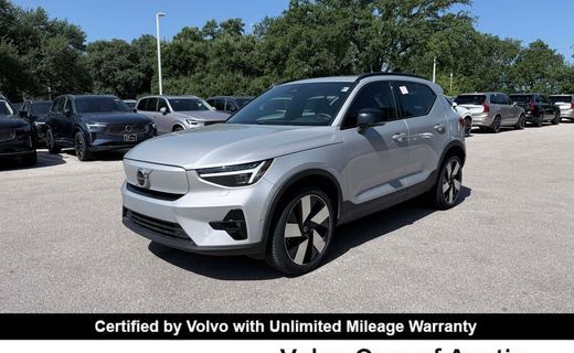 2023 Volvo XC40 Ultimate Dark