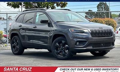 2023 Jeep Cherokee Altitude LUX