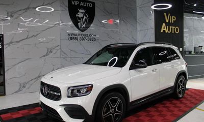 2023 Mercedes-Benz GLB-Class GLB250