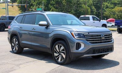 2025 Volkswagen Atlas SE